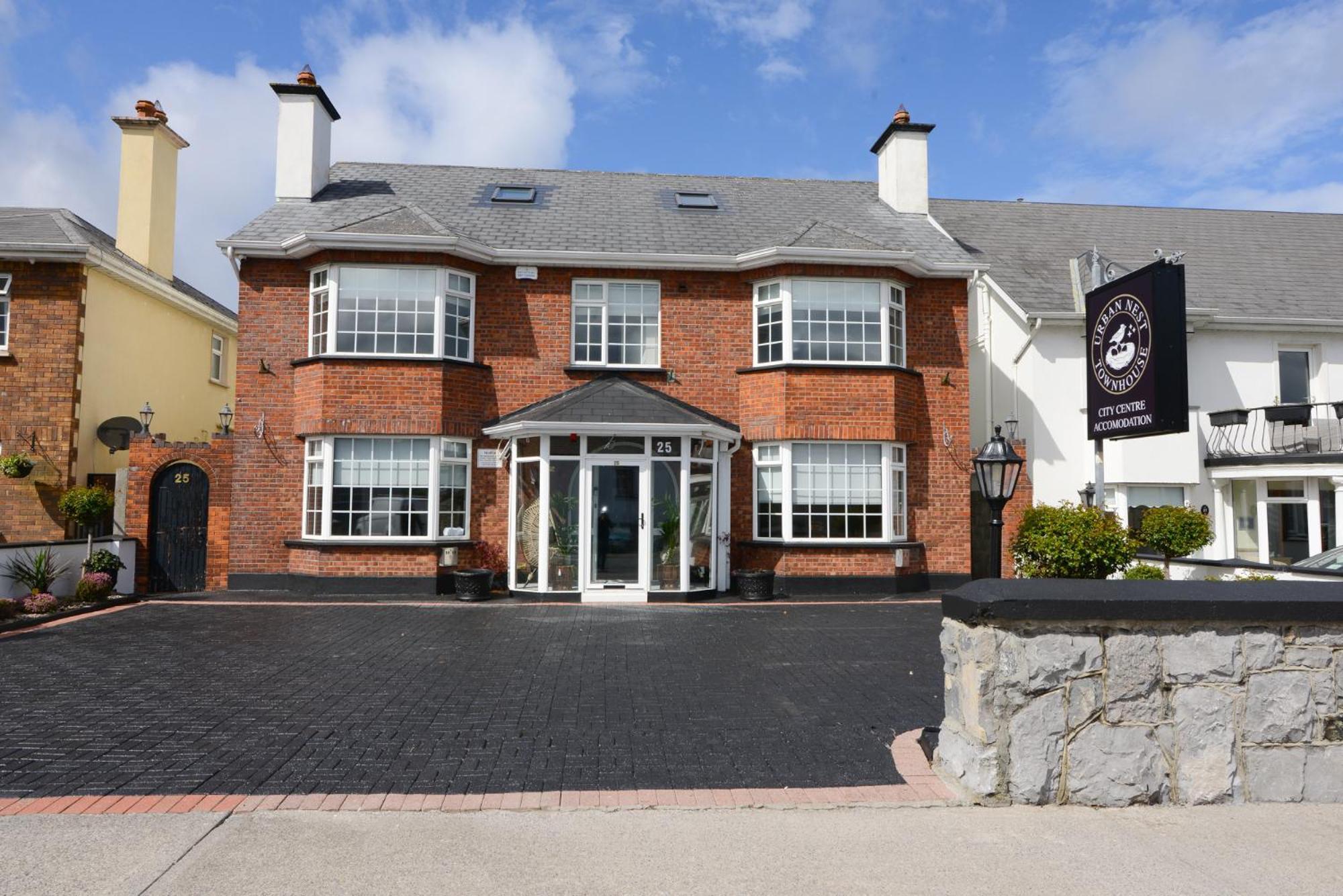 Urban Nest Townhouse Bed and Breakfast Galway Exteriör bild